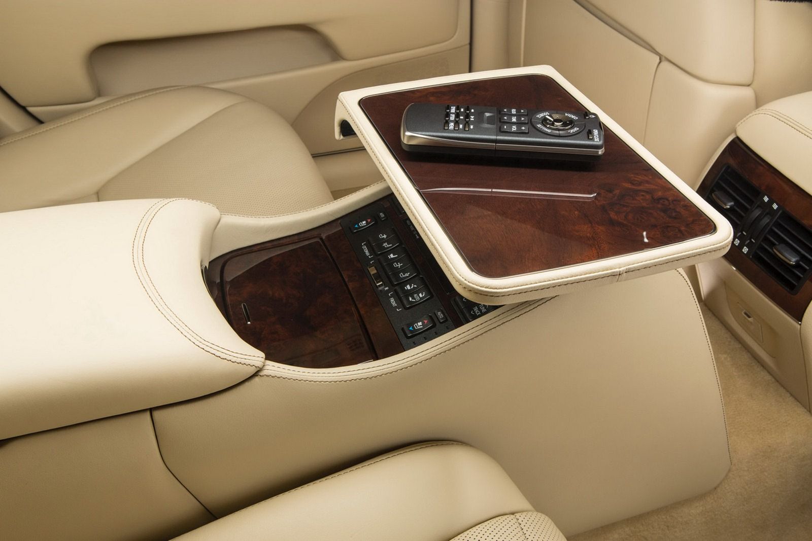 Lexus LS460, LS460 F-Sport oraz LS600h L [galeria] 31
