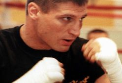 Dlaczego Gołota boi się dotykać kobiet?