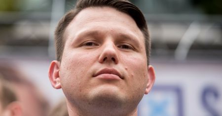 Maseczki w pracy obowiązkowe. "Nalot" w biurze Sławomira Mentzena