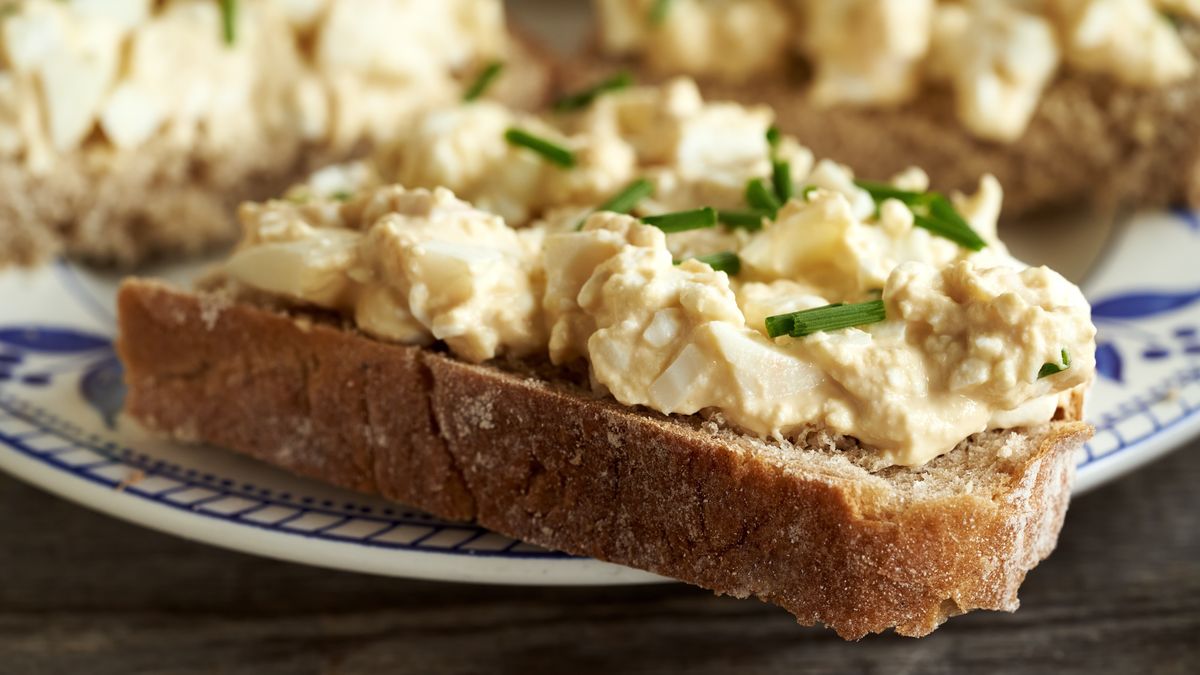 Ta pasta jest idealna do ciemnego pieczywa