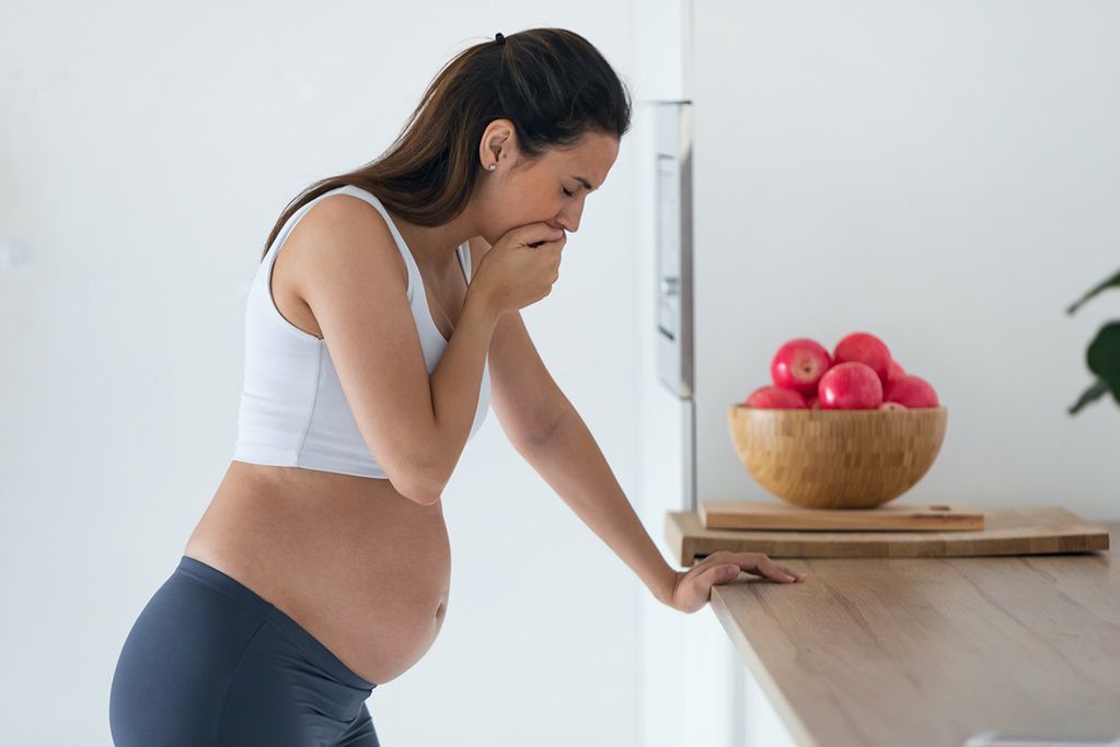 Wymioty w ciąży - kiedy się pojawiają, sposoby na wymioty, zapobieganie