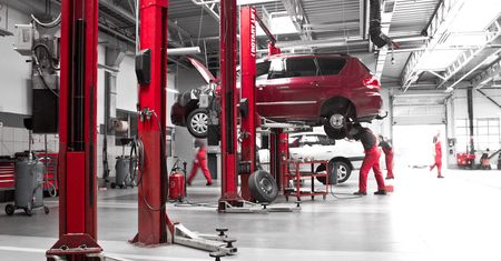 Toyota sprzeda auto online, a Ford zabierze je na przegląd. Producenci odpowiadają na koronawirusa