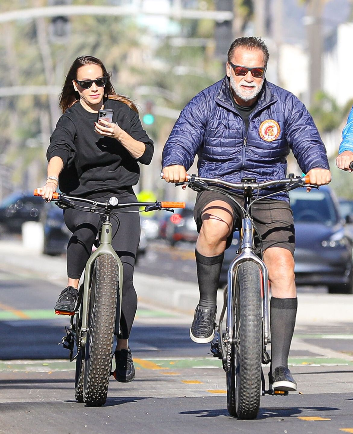 Arnold Schwarzenegger "przyłapany" na pocałunkach z kolejną kobietą