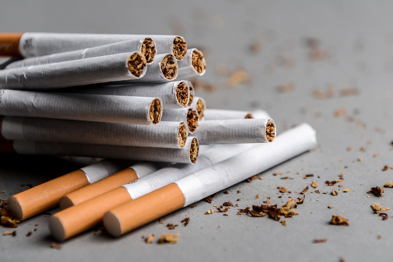 Kuźnica: Przemyt 4,5 tys. paczek papierosów w wagonie z węglem