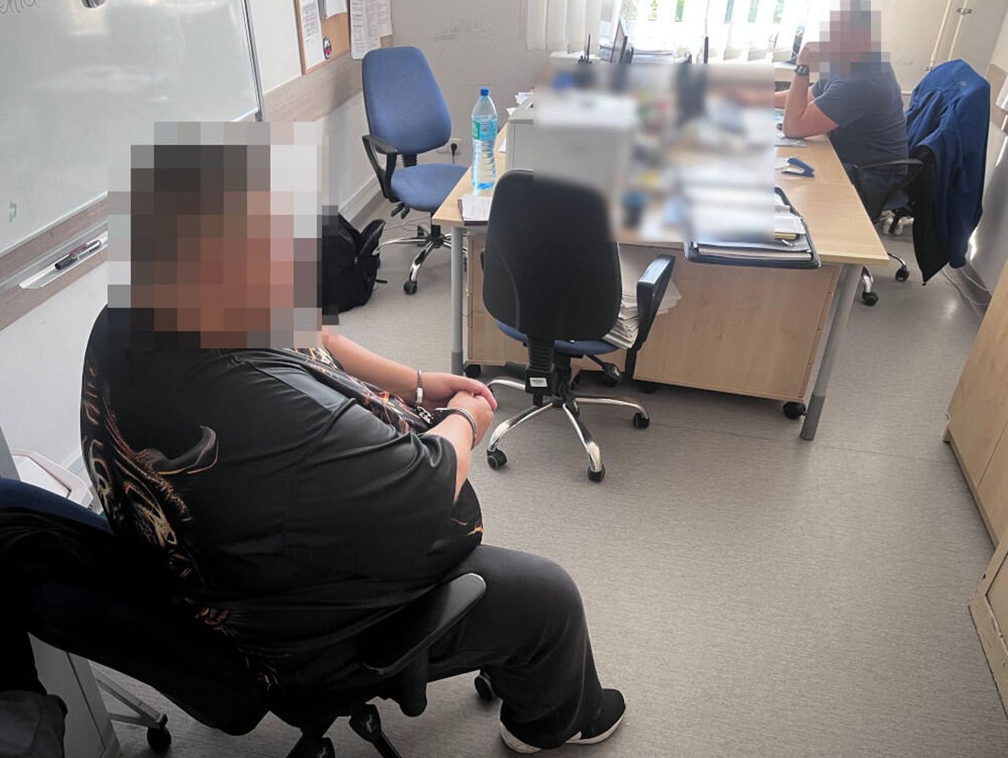 Narkotyki w Warszawie. 52-latek w wynajmowanym mieszkaniu trzymał prawie 2 kg amfetaminy i mefedronu