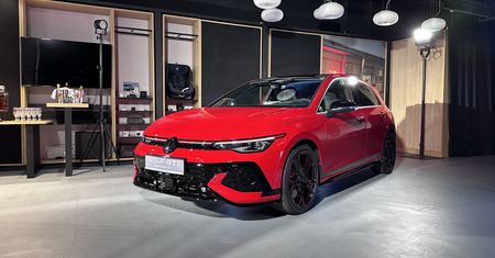 Wyprzedał się, zanim pojawił się na rynku. Jubileuszowy Golf GTI Edition 50 zawitał do Polski