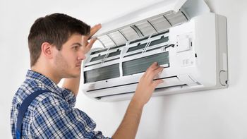 Kiedy trzeba wyczyścić klimatyzację w domu? Wiele osób robi to za późno