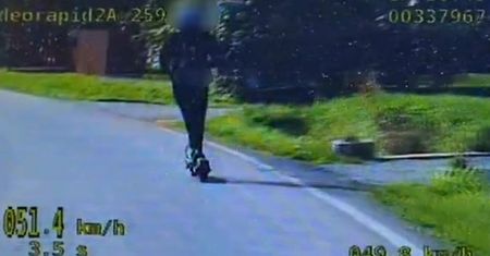 Koniec jazdy 50 km/h. Idzie zmiana w przepisach o hulajnogach