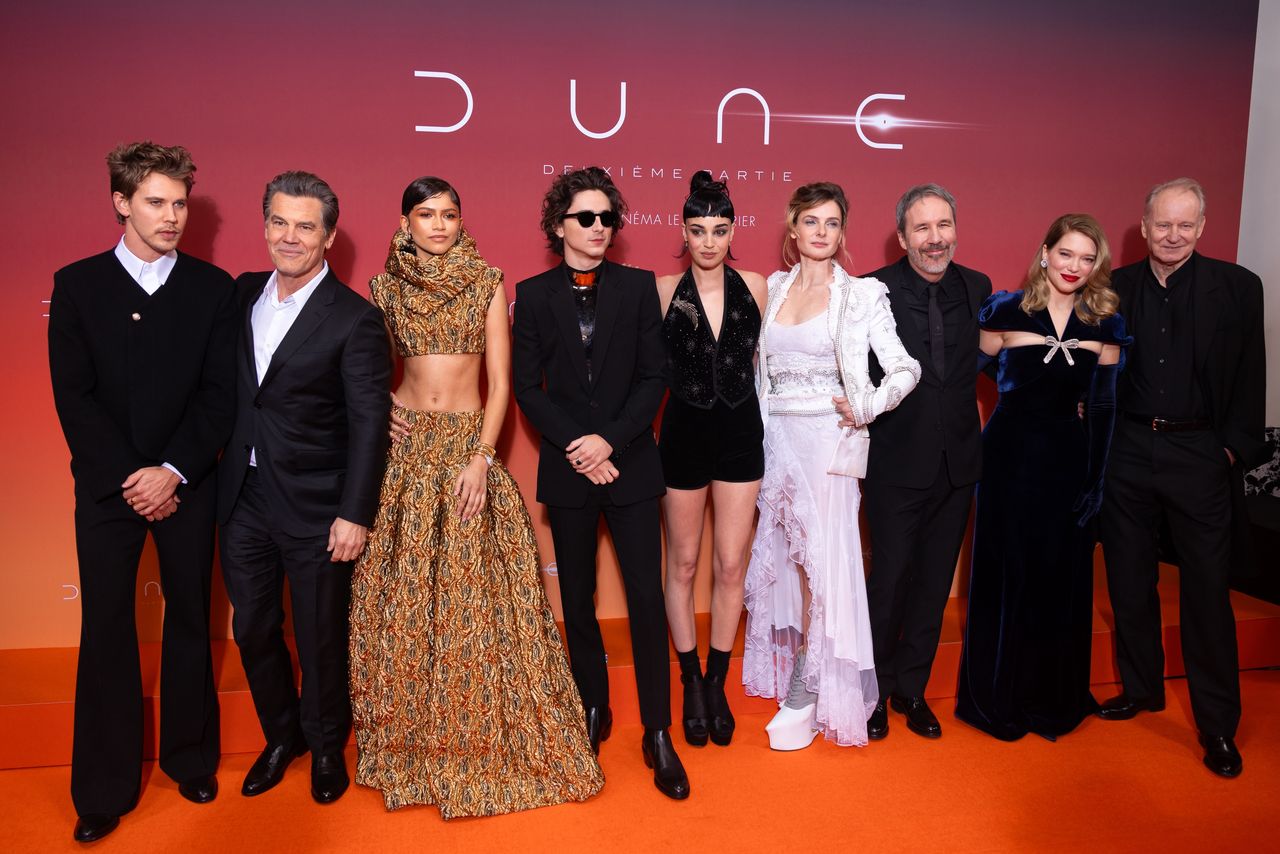 The star-studded cast of "Dune: Part Two": Austin Butler, Josh Brolin, Zendaya Coleman, Timothée Chalamet, Souheila Yacoub, Rebecca Ferguson, Denis Villeneuve (director), Léa Seydoux and Stellan Skarsgård at the premiere in Paris.