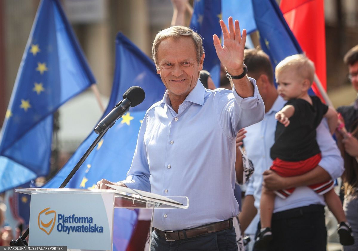 Donald Tusk podczas wiecu na Długim Targu w Gdańsku