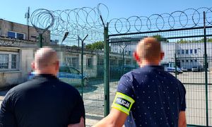 Wpadł przez odblaskowy plecak. Spostrzegawczy policjant ujął recydywistę