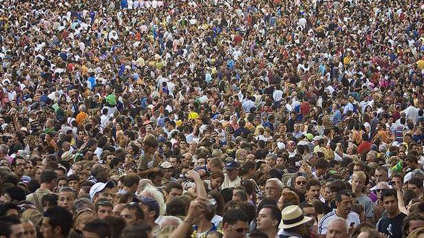 Mordercze kaszki z kawałkami szkła? Zobacz, jak Facebook zwiększa siłę rażenia plotek 1