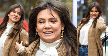 Kinia wraca z luksusowych zakupów i wdzięczy się do paparazzi (ZDJĘCIA)