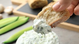 Najlepszy sos do grilla tego lata? Ten wariant zaskakuje świeżością