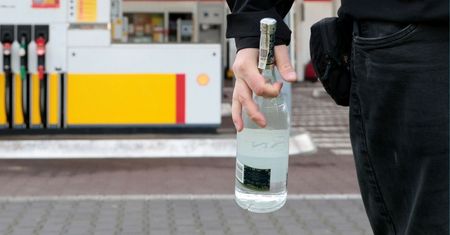 Pracuje na stacji paliw. "W święta sprzedaż alkoholu rośnie"