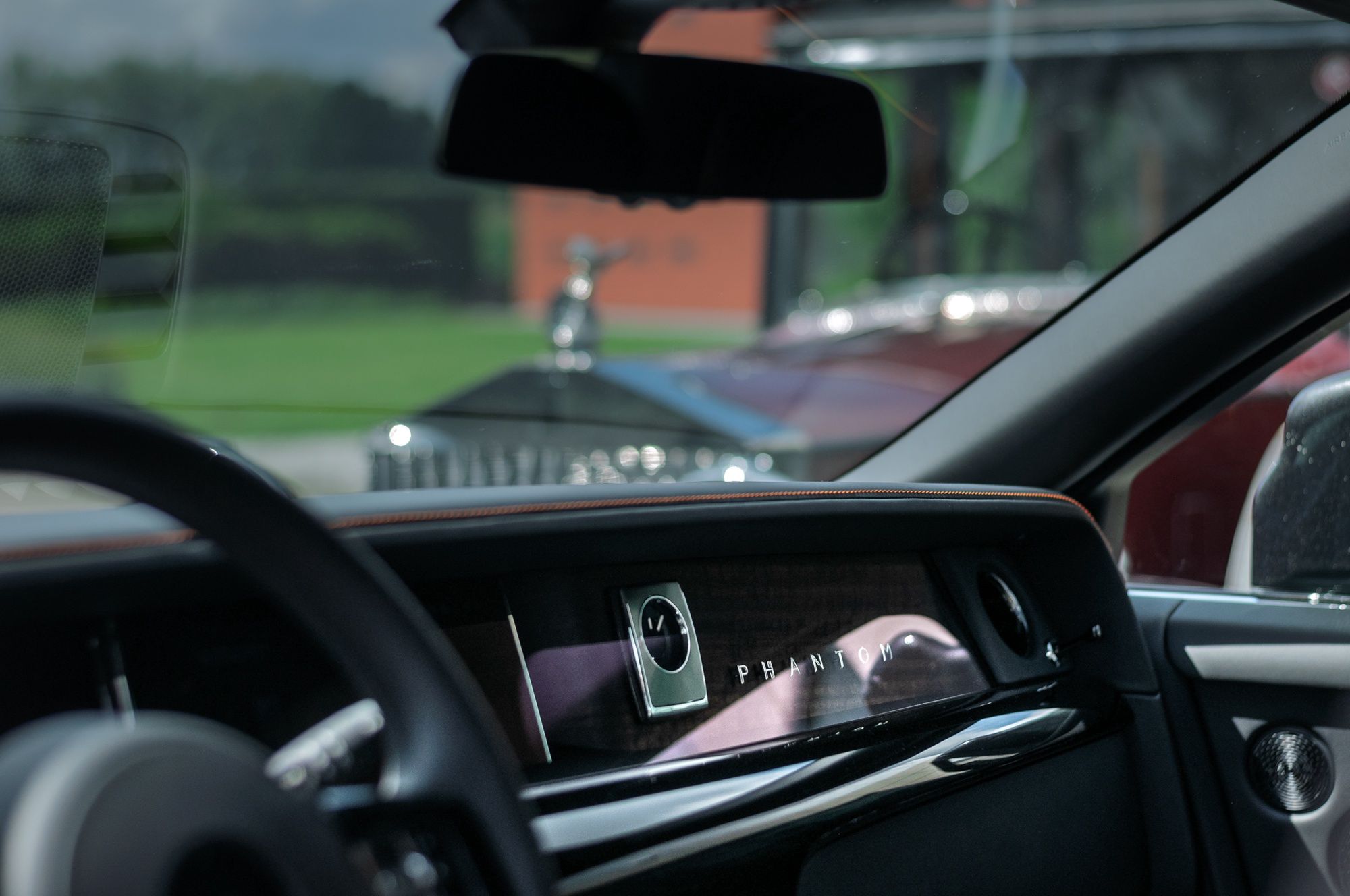 Rolls-Royce Phantom II (1935) i Rolls-Royce Phantom VIII (2025)