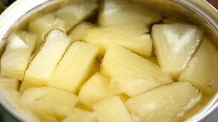 Zajadamy się na potęgę i nie myślimy o skutkach. Rujnują wątrobę