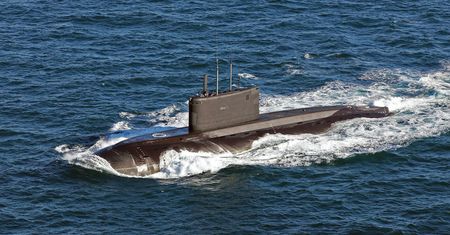 Okręt B-871 Ałrosa wraca do Floty Czarnomorskiej. Może mieć na pokładzie pociski Kalibr