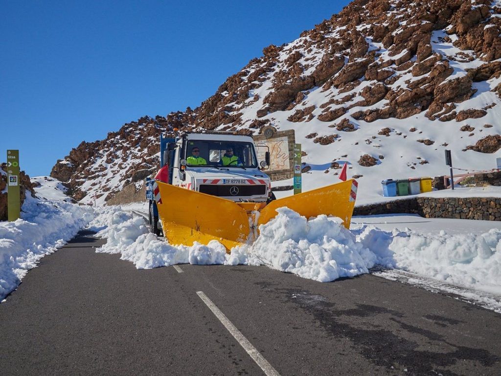 Szaleństwo na Teneryfie. Niektórzy nigdy nie widzieli śniegu