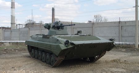 Nowe BMP-1AM Basurmanin dla rosyjskiej armii. Trumny na gąsienicach, ale z nową bronią