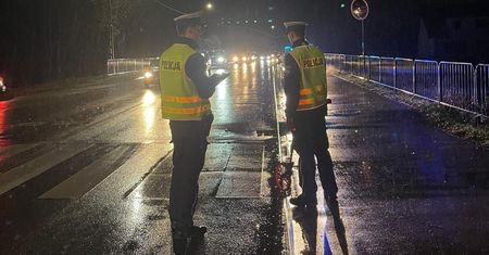 Kościerzyna. Samochód potrącił dwoje 17-latków