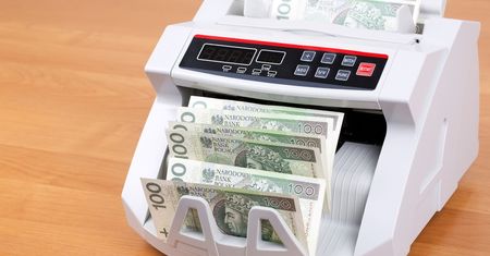 Przeciętne wynagrodzenie blisko rekordu. Wzrosło mocniej od prognoz