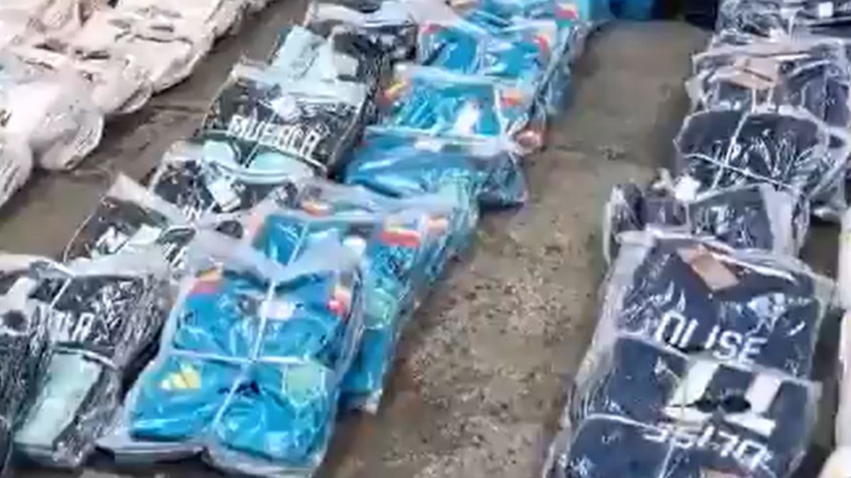 Hiszpańska policja przejęła 16 ton podrabianych koszulek.