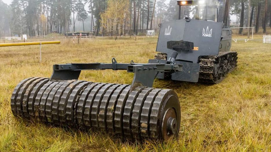 Pojazd przygotowujący glebę do rozminowywania