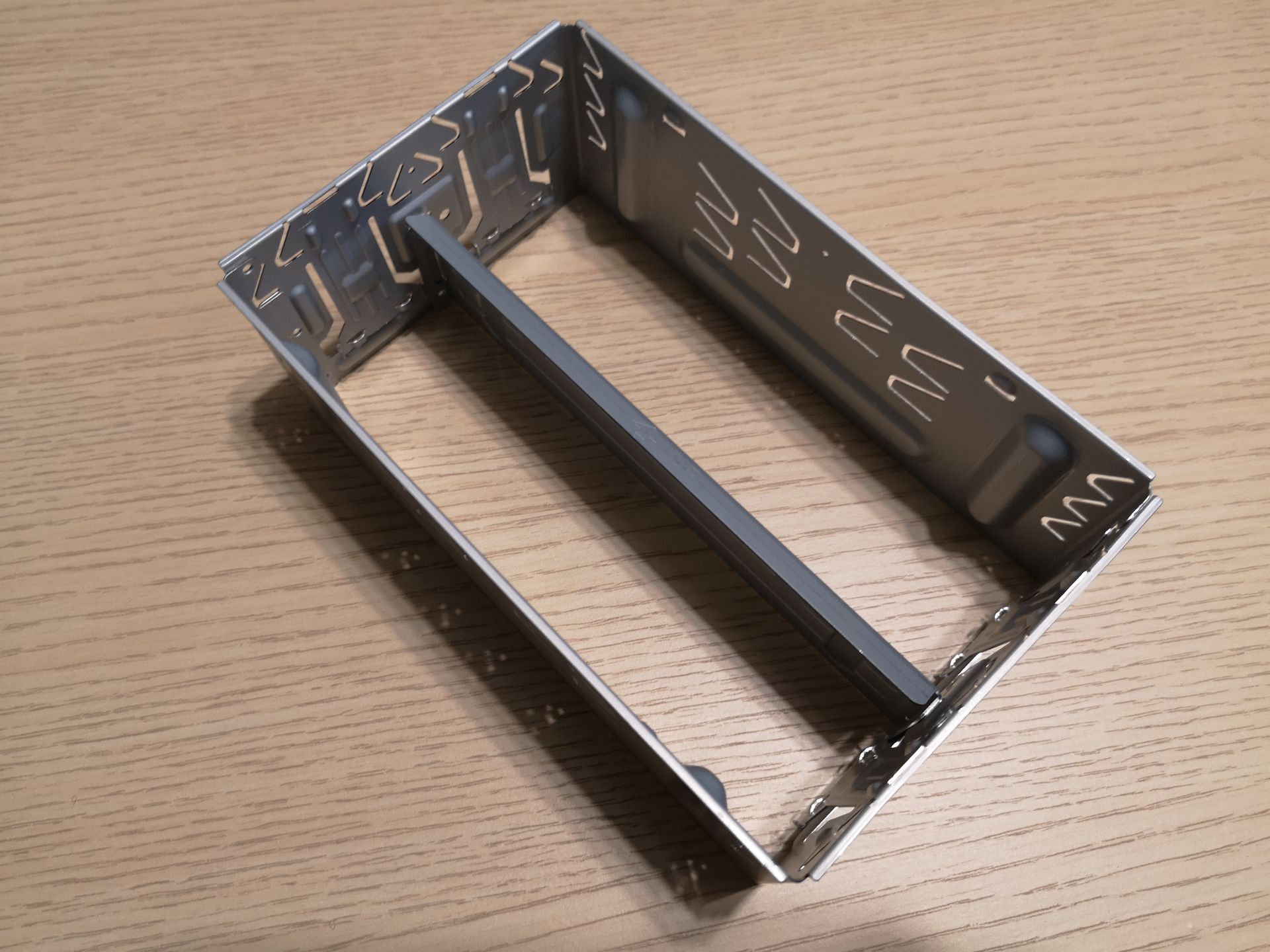 Sony XAV-AX100: sposób na Android Auto i Apple CarPlay w każdym samochodzie 5