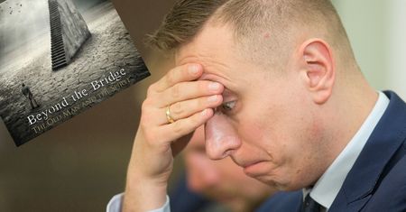 Pomnik smoleński to "plagiat okładki hardrockowego zespołu"? Tak twierdzi poseł PO, a zespół odpowiada
