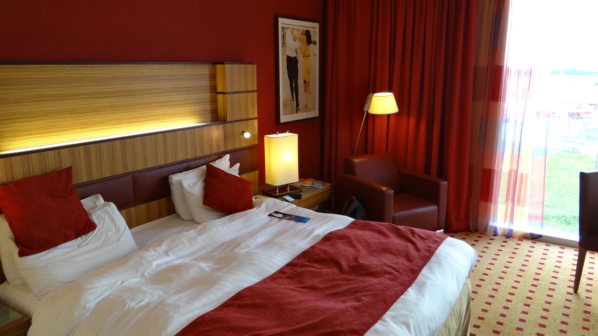 Hotele toną w długach