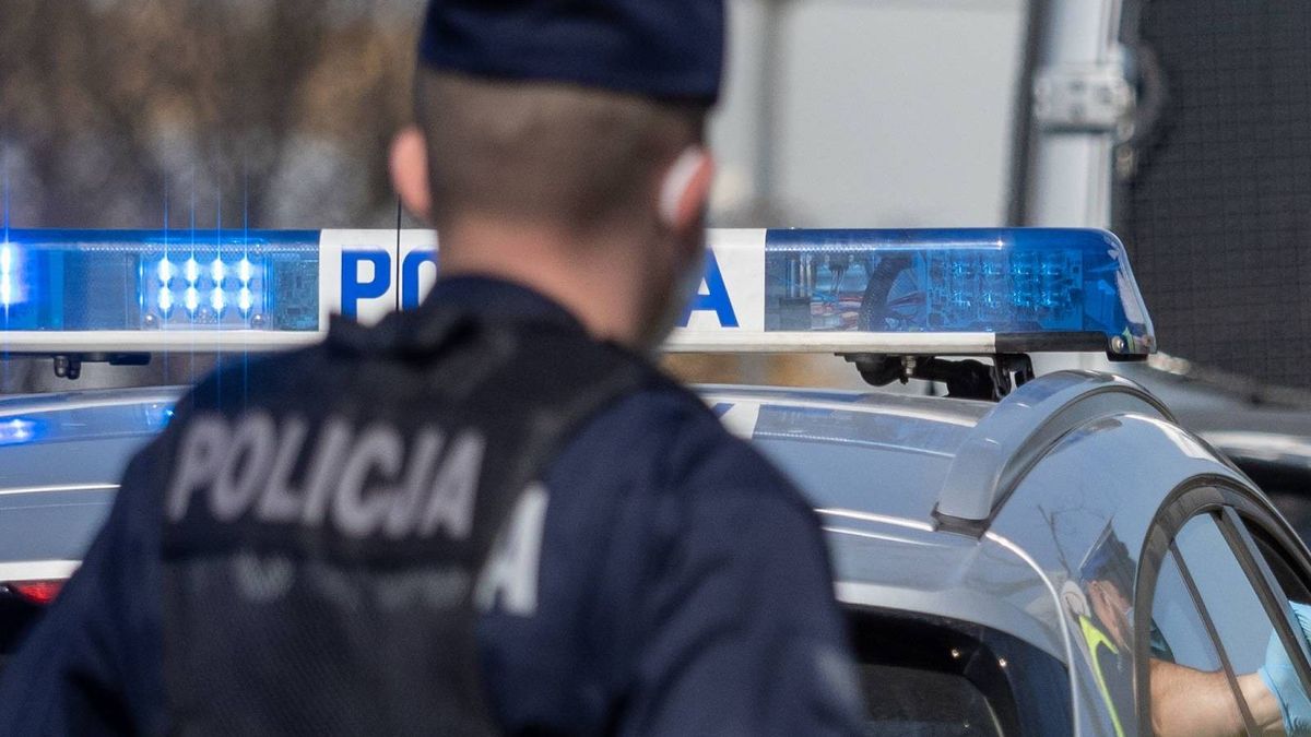 Koronawirus w Polsce. Dyrektor sanepidu odmówił przyjęcia mandatu za brak maseczki