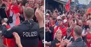 Zaskakujące sceny podczas Euro 2024. Kibice porwali policjanta do tańca