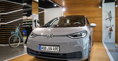 VW ID.3 chce zmienić zasady gry. Polskie ceny już są, choć na najtańszą wersję wciąż czekamy