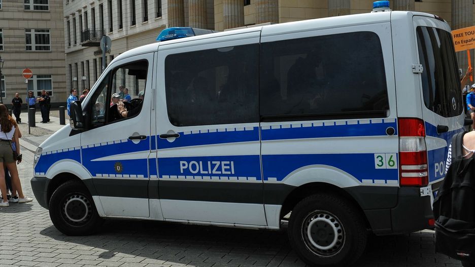 Reporter baza 2020-06-d
09.06.2019 Niemcy Berlin  N/z Policja  przy Bramie Brandenburskiej Fot. Gerard/REPORTER
Gerard/Reporter