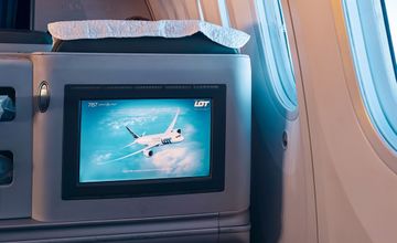 Wi-Fi w samolotach. LOT zaczął montaż