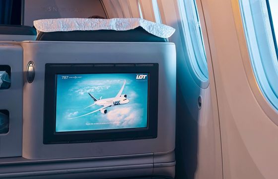 Wi-Fi w samolotach. LOT zaczął montaż
