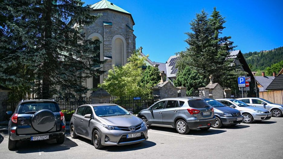 Sporny parking przy ul. Jana Pawła II