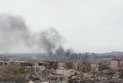 Na Azowstal lecą bomby. "Społeczność międzynarodowa skazała ich na zagładę"