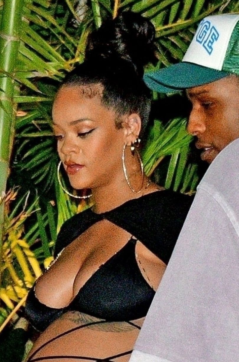 Rihanna i ASAP Rocky na kolacji ze znajomymi