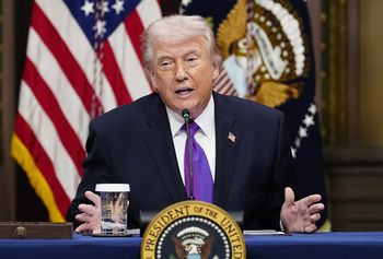 Niemieckie media o działaniach Trumpa i Netanjahu. Kryzys finansowy na horyzoncie