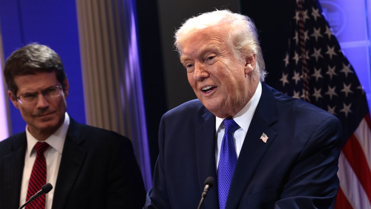 US President Trump holds a press conference after Supreme Court ruling on tariffs
epa12763017 US President Donald J. Trump (R) speaks about the Supreme Court's striking down of most of his tariffs during a press conference in the briefing room at the White House in Washington, DC, USA, 20 February 2026. Earlier today, the Supreme Court ruled against President Trump's tariff program.  EPA/SHAWN THEW 
Dostawca: PAP/EPA.
SHAWN THEW
president, economy, tariffs, court, supreme court
