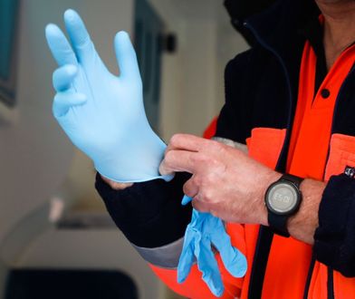 Bydgoszcz. Tkwił przy zwłokach brata 10 godzin, był problem z kartą zgonu