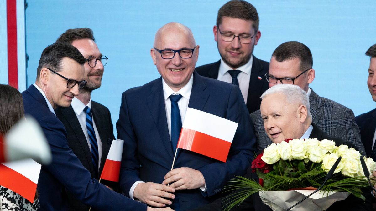 Wiecz�r wyborczy PiS
07.04.2024 Warszawa Wieczor wyborczy PiS fot. Andrzej Iwanczuk/REPORTER
N/z: Mateusz Morawiecki, Waldemar Buda, Joachim Brudzinski, Jaroslaw Kaczynski
Andrzej Iwanczuk/REPORTER