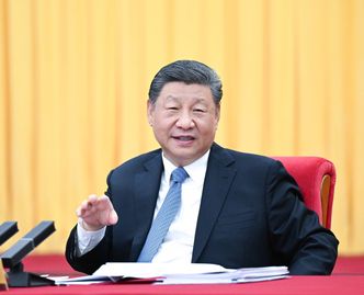 "Silne, wieloaspektowe działania". Chiny wytaczają działa przeciw cłom Trumpa