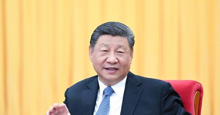 "Silne, wieloaspektowe działania". Chiny wytaczają działa przeciw cłom Trumpa