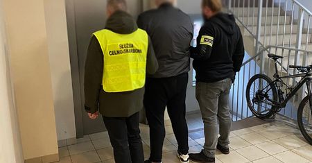 Rozbito tzw. mafię śmieciową, która trudniła się składowaniem nielegalnych odpadów na terenie Polski
