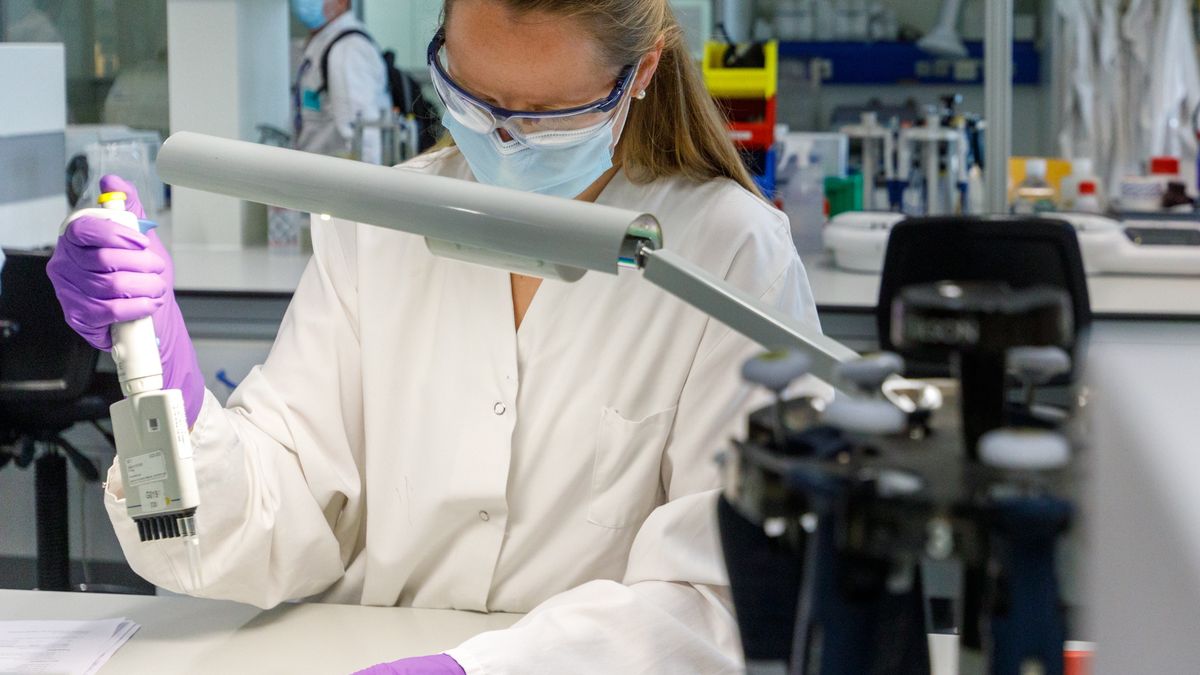 Niemiecka firma CureVac rozpoczyna testy szczepionki przeciw koronawirusowi