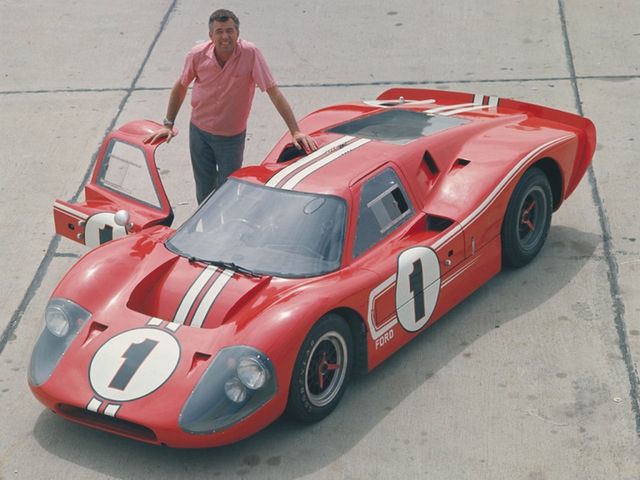 Carroll Shelby i zwycięski Ford GT40 MK IV