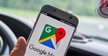 Mapy Google wykorzystane do kradzieży pieniędzy. Przestępcy oferowali dostawę alkoholu
